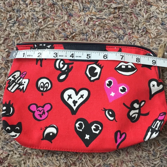 Never used Estée Lauder makeup bag FREE W/bundle - Picture 2 of 3